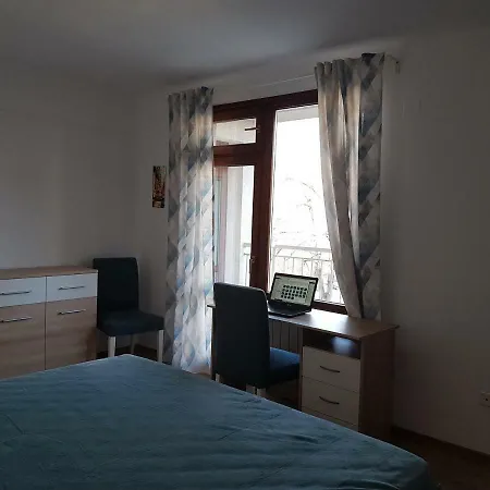 Apartment Cozy & Spacious Iztok Sofia