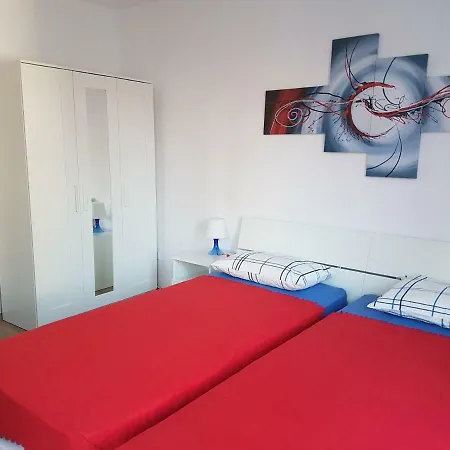 Cozy & Spacious Iztok Apartment Sofia
