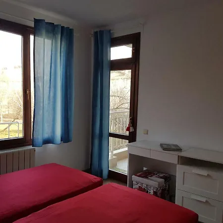 Apartment Cozy & Spacious Iztok