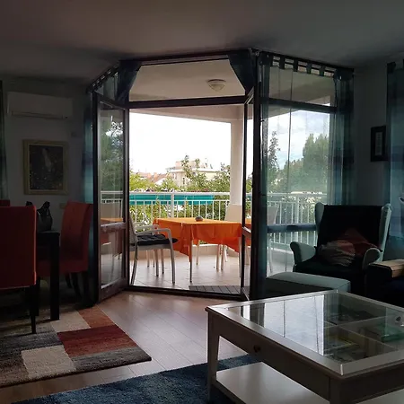 Apartment Cozy & Spacious Iztok Sofia